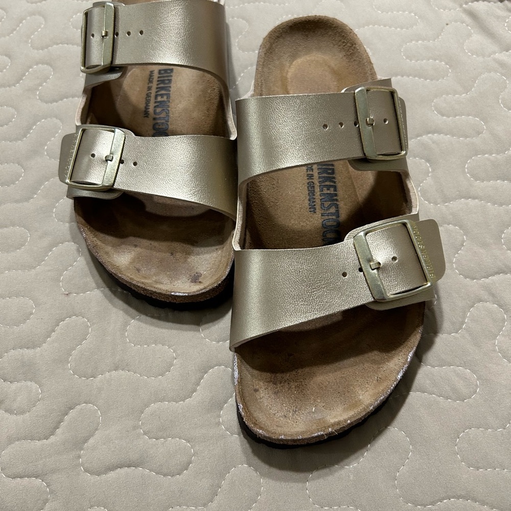 Birkenstock metallic sandal great condition
